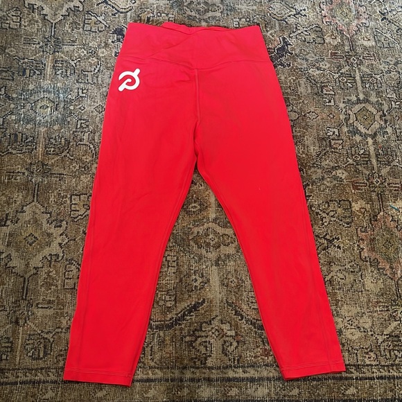 PELOTON Sport Capri Red Leggings Size Medium Workout Cycling Leggings - Picture 4 of 6